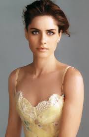 Amanda Peet updated their cover photo.