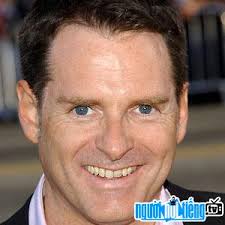 Giám đốc John Derek