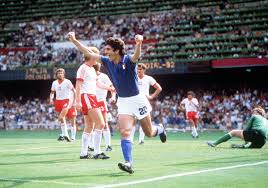 Este partido marco el fulbo por los 15 años siguientes.dos escuelas bien diferentes.italia fue superior manejo los. Paolo Rossi The Golden Boy Italy Cheered For In 1982 Dies At 64 Cgtn