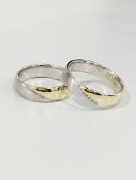 📸toma captura de pantalla del modelo que te gusto. Argollas De Matrimonio Personalizadas Modelo Suiza En Oro Blanco Y Amarillo Con Diamantes Des Anillos De Pareja Anillos De Casados Anillos De Boda Originales