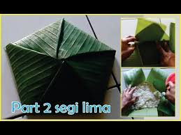 Garam secukupnya 6 sdm kecap manis. Viral Cara Bungkus Nasi Menggunakan Daun Pisang 2 By Sutris Ino