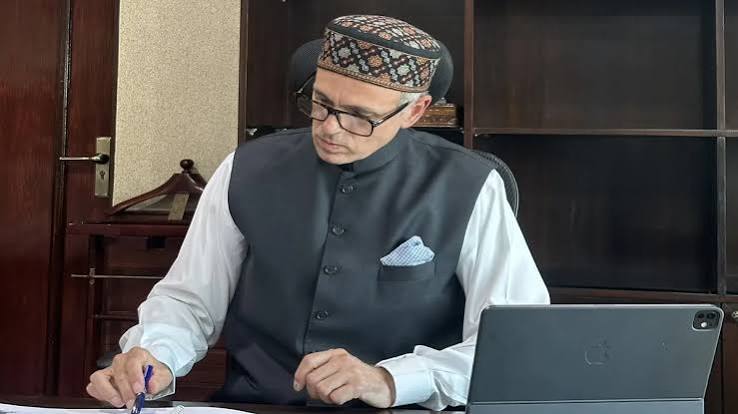 जम्मू-कश्मीर में उमर अब्दुल्ला के मंत्रियों के विभागों का बंटवारा, लिस्ट में देखें किसे कौनसा मंत्रालय मिला - India TV Hindi