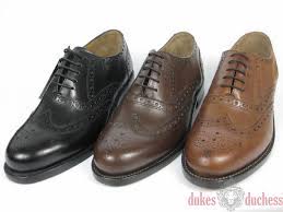 Budapester schuhe ist der schuhe online shop für alle, die exklusive designer schuhe online kaufen möchten. J Briggs Rahmengenahte Herren Lederschuhe Budapester