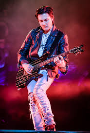 Oldie but goodie zacky vee. Synyster Gates Wikipedia