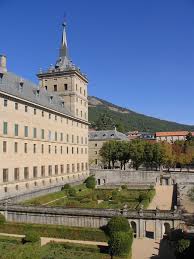 Em ricote, casa rural el escorial fica a aproximadamente 39,4 km de sierra espuña e a 12,3 km de azud de ojós. Jardin Del Monasterio De El Escorial