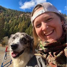 Christi Meadows's Instagram, Twitter & Facebook