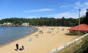 Weirs Beach On Lake Winnipesaukee Lake Winnipesaukee Beach Winnipesaukee