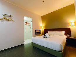 Every contemporary room comes with a ceiling fan. Tune Hotel Waterfront Kuching In Malaysia Room Deals Photos Reviews