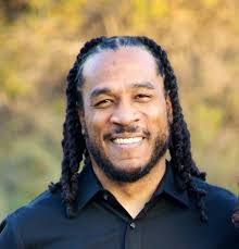 Tarik Smith's Instagram, Twitter & Facebook