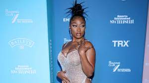 Houston rapper megan thee stallion announced friday that her mother and manager holly thomas has passed away. 5svbbjzdrpjkm