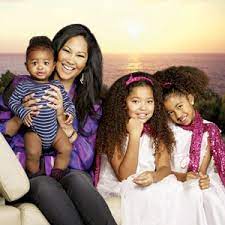 Model Ceo Wife Mother Mogul What Can T This Women Do Love Her Celebrity Moms Kimora Lee Simmons Celebrity Kids