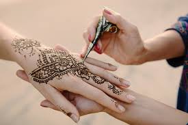 So it's surprising to know that henna body art is giving you rashes. How To Use Henna Safely Lifestyle The Jakarta Post