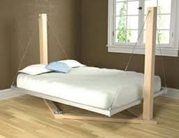 Möbel aus holzpaletten zu bauen ist eigentlich sehr günstig. 40 Aussergewohnliche Betten Als Originelle Accessoires Zu Hause Hangebett Mobelideen Bett Selber Bauen