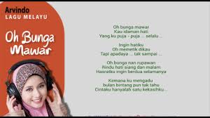 Redup senja dikaki malam menghilangkan warnai lalang dan cinta kini bagaikan berkasihan mimpi. Oh Bunga Mawar Arvindo Lirik Lagu Lagu Melayu Youtube