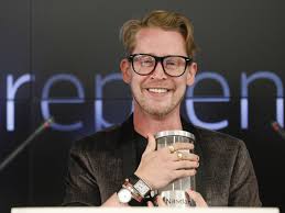 Disney channel alum brenda song and boyfriend macaulay culkin proudly. Do You Know Macaulay Culkin S Middle Name Because He S Changed It To Something Else Entirely