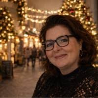 90+ "Sandra Man" profiles