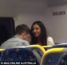 Ambil gambar anda bersama kata kunci yang akan muncul ketika drama bersiaran di kaca tv anda. Https Www Dailymail Co Uk Tvshowbiz Article 6169879 Eminem Steps Feud Machine Gun Kelly Drops New Diss Song Rival Rapper Html 2018 09 15t02 03 07z Yearly 0 7 Https I Dailymail Co Uk I Newpix 2018 09 14 22 5025528a00000578 0 Image M
