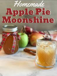 This apple pie moonshine recipe is crazy good! Homemade Apple Pie Moonshine Recipe With Everclear Grain Alcohol