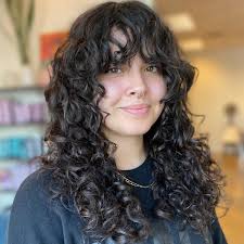 Teamwork truly makes the dream work with a result like this!!🤩 To get this  look, the AMAZING Laura Fallon worked her magic