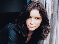 Hire Ashton Shepherd for a Corporate Event or Performance Booking.