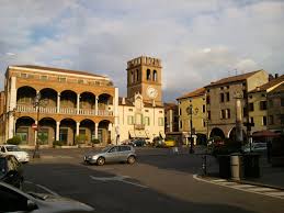 File:Piazza Risorgimento (Lendinara).jpg - Wikimedia Commons