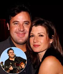 SHOCKING MOMENT: Just moments ago in Nashville, Tennessee — Vince Gill and  Carrie Underwood stepped onto the stage in tears to honor Charlie Kirk.  Before thousands of silent fans and millions watching