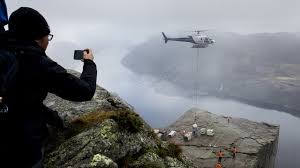 Şanslıysanız buradan otostop çekerek parkurun başına kadar arabayla gidebilirsiniz. Film Dreharbeiten Fur Mission Impossible In Norwegen