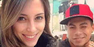 Feb 18, 2020 · a post shared by daniela colett (@danibcolett) daniela es diseñadora de profesión, estudió en brasil y ahora vive en monterrey con edu vargas y sus hijos. Nuevo Quiebre Daniela Colett Y Eduardo Vargas Dejaron De Seguirse En Instagram La Nacion