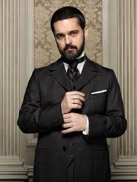 Pedro Alonso | Las casas de papel, Casas de papel, Vestuario de época