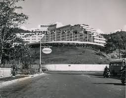 Final De La Avenida Principal De Las Mercedes Y Vista Del Hotel Tamanaco 1952 Photo Caracas Old Photos