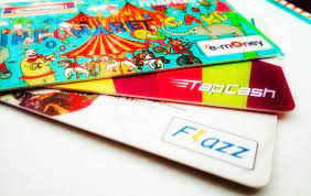 May 11, 2021 · keuntungan dan kelemahan kartu flazz bca bukan tanpa alasan bank bca menerbitkan kartu tap flazz. Kartu Flazz Bca Apa Kelebihan Dan Kekurangannya Futuready