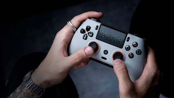 Revealing Scuf Omega, a performance controller officially licensed for PS5,  launching today:⁣ ⁣ 🎮 28 inputs, including 11 additional customisable  ones⁣ 🎮 4 rear paddles, 2 side buttons, and 5 G-Keys ⁣