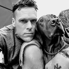 Lonnie Muesse's Instagram, Twitter & Facebook