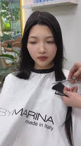 Anh ơi tóc em yếu và mỏng để kiểu tóc nào phù hợp ạ! Em muốn nhuộm màu nào  tôn da 1 chút Và đây là giải pháp cho em. Phục Hồi