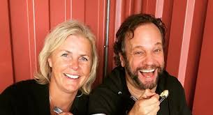 Nikkie plessen in de tv kantine. De Tv Kantine Onthult Nieuwe Typetjes 100 Nl Magazine