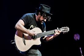Insieme a lui sono state arrestate altre due persone. Chi E Alessandro Mannarino Il Cantante Di Me So Mbriacato Stranotizie Stranotizie It