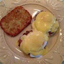 Quick And Easy Hollandaise Sauce In The Microwave Recipe Easy Hollandaise Sauce Easy Hollandaise Hollandaise Sauce