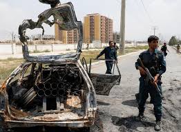 Dans kaboul menacée par les talibans, les habitants « cherchent à liquider toute leur vie avant de quitter le pays ». Afghanistan Trois Morts Dans Les Tirs De Roquette Sur Kaboul La Roche Sur Yon Maville Com