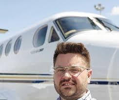 Iona Li's Instagram, Twitter & Facebook