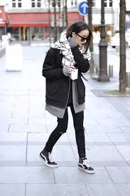 Comment Porter Des Vans Nos Inspirations Pour Savoir Comment Porter Des Vans Elle Fashion Outfits Style