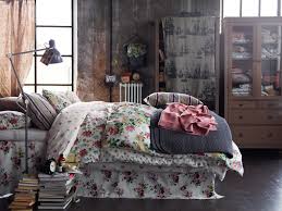 Ikea Osterreich Inspiration Textilien Blumen Bettwascheset Emmie Blom Vitrine Hemnes Tag Schlafzimmer Design Vintage Schlafzimmer Ideen Schlafzimmer Deko