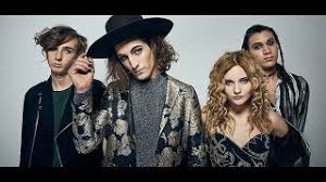Si tratta di torna a casa dei måneskin, brano che vede la chitarra protagonista dall'inizio alla fine! Maneskin Torna A Casa Testo E Accordi Youtube