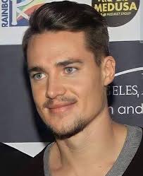 I have always been honest with my life, I love people in the world. Honey  where are you seeing this post now. I just want to use the social media to  say