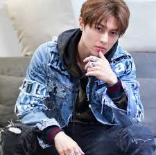 邱勝翊 prince chiu  我怎麼可能與妳無關how can we be irrelevant  official music video. æ°¸æ„›çŽ‹å­é‚±å‹ç¿Š Photos Facebook