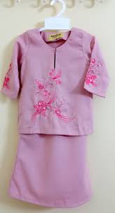Baju kebaya baju kebaya dipakai oleh wanita melayu. Baju Kurung Kanak Kanak Preloved For Less Malaysia