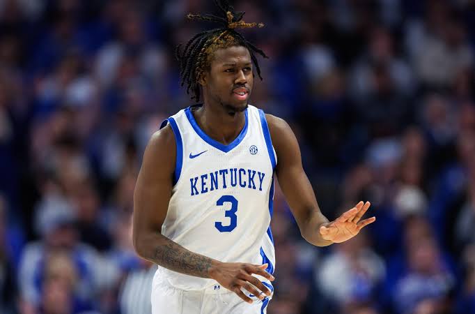 Thursday Headlines: Kentucky beats Texas but loses Kam Williams | A Sea Of Blue