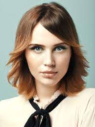 Le Long Asymetrique De Tchip Tchip Coiffure Coiffure Mi Long Cheveux Raides Bruns
