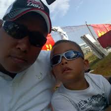 ELVIS MUÑOZ (@eemuoz)