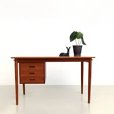 Lieferzeit reihenfolge name preis absteigend preis. Arne Vodder Schreibtisch Designklassiker Berlin