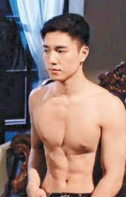å³å‰è±ªé¾å‹è®Šè£¸æ¨¡ æ±æ–¹æ—¥å ±